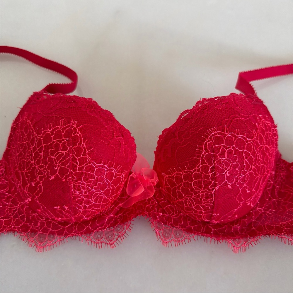 Victoria's Secret Vibrant Red Lace Bra